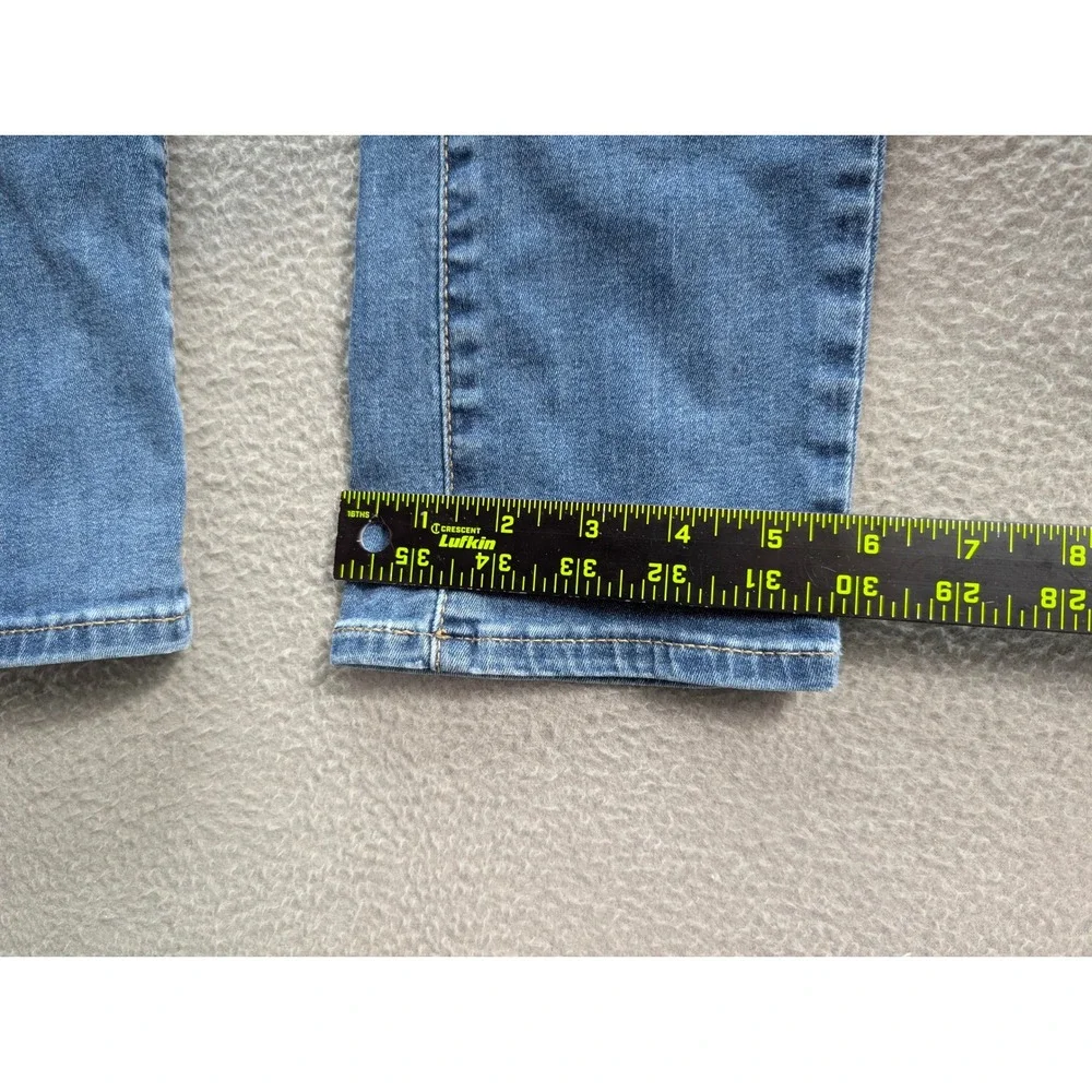Levis these levi